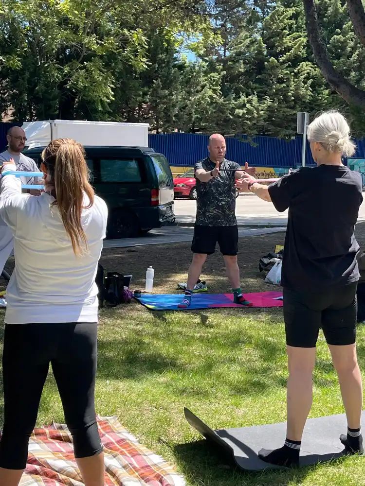 atv coach evento de yoguilates en madrid al aire libre